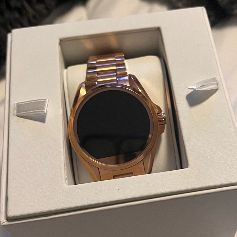Michael Kors Access smartwatch (ROSE GOLD)